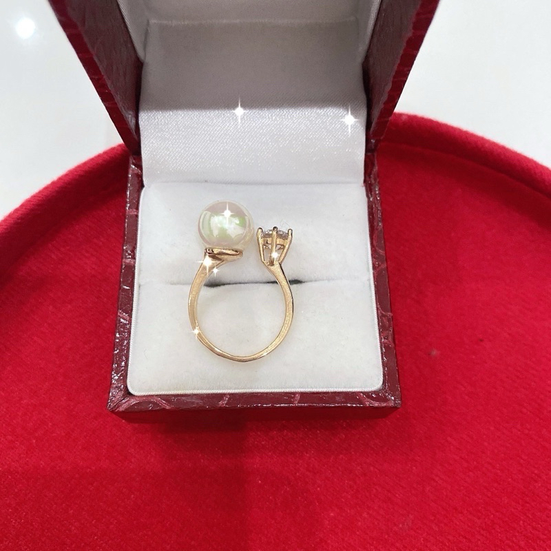 Nhẫn nữ đính hạt châu xinh xắn