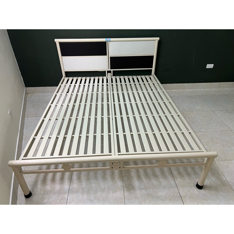 Giường sắt 1m2x2m kiểu mới