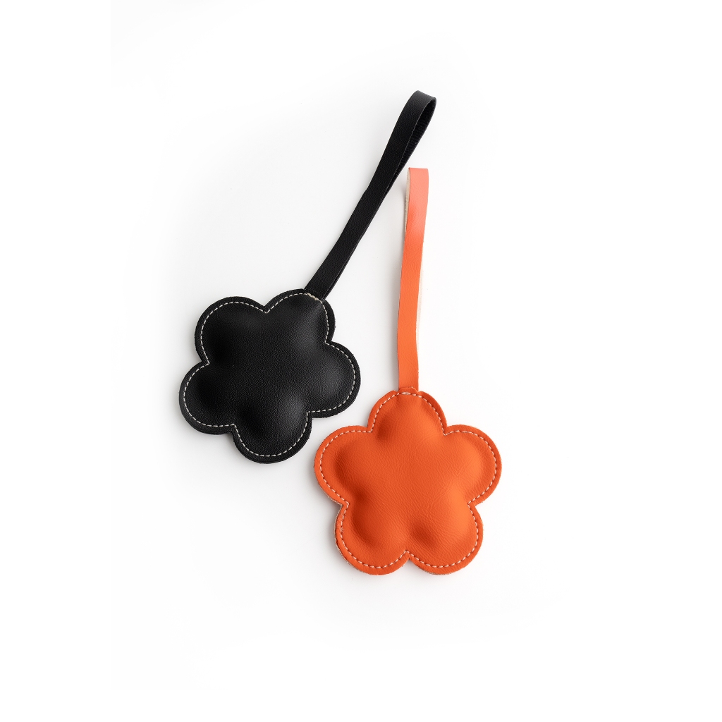 Charm phụ kiện hoa cánh dễ thương gắn lên túi - VACHINO VN021