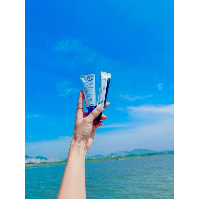 Combo kem chống nắng Blue sun UV cool essence (SPF50+/PA++++) và Kem nền tái sinh PSI BB Cream Pion 