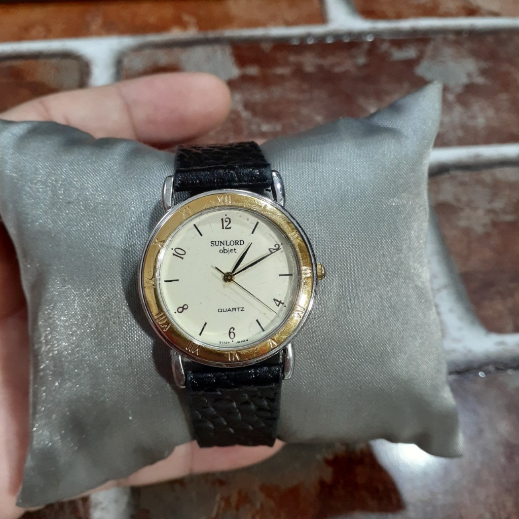 Đồng hồ nữ dây da Sunlord size 30mm niềng mạ vàng second hand Japan