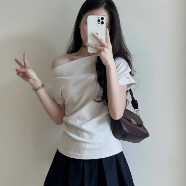 Áo thun nữ lệch vai xếp ly cánh rơi sườn nhún eo điệu đà form vừa chất vải lông thỏ cao cấp A383 SUTANO | BigBuy360 - bigbuy360.vn
