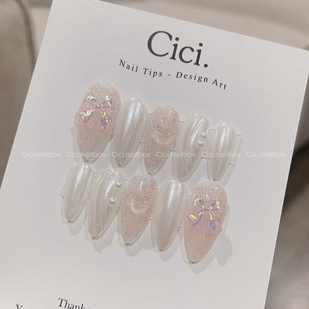 Móng giả thiết kế C173 nhũ hồng cầu vồng mix tráng gương gel nổi chụp kỷ yếu cici nailbox | BigBuy360 - bigbuy360.vn