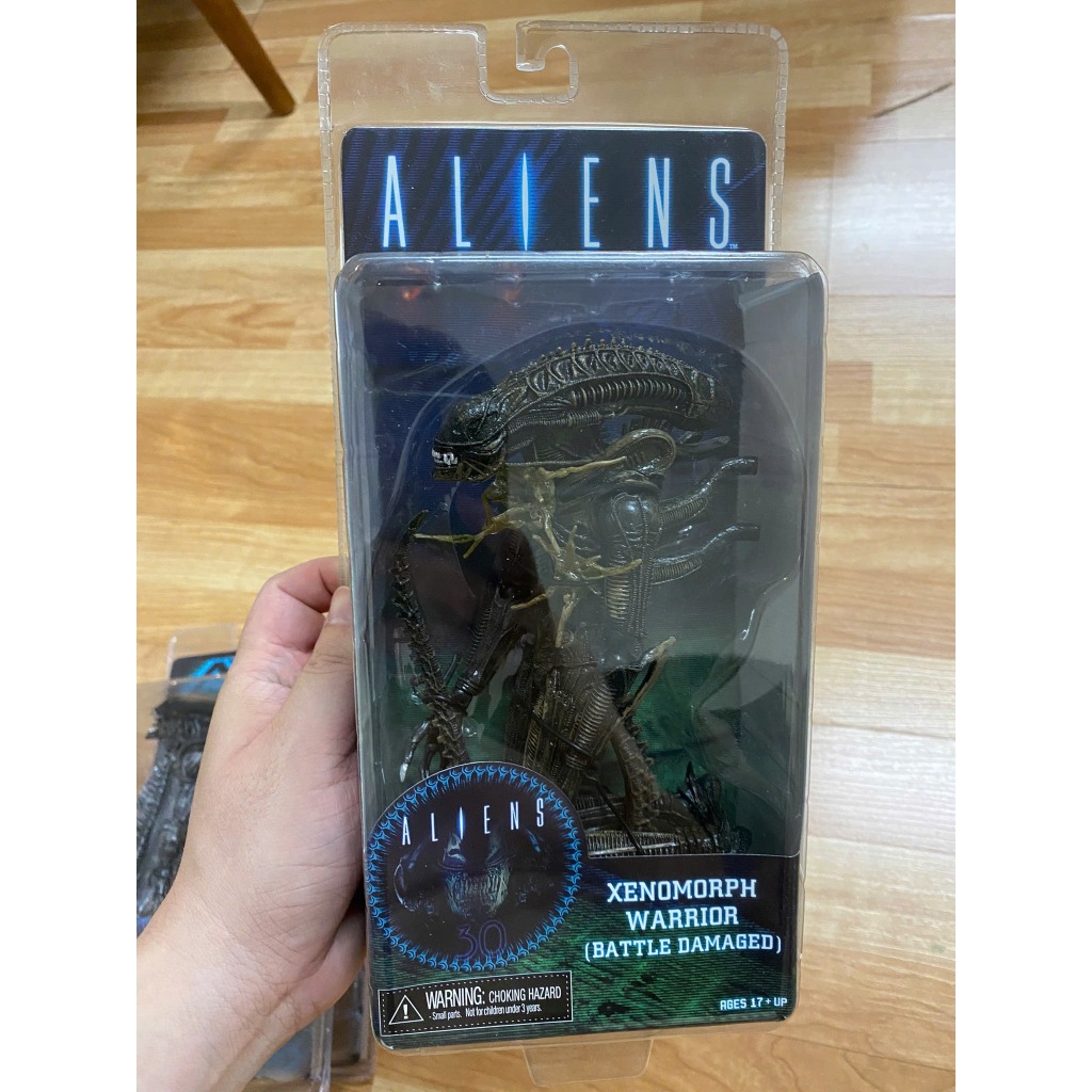 Mô hình NECA Alien Xenomorph Warrior Brown (Battle Damaged)