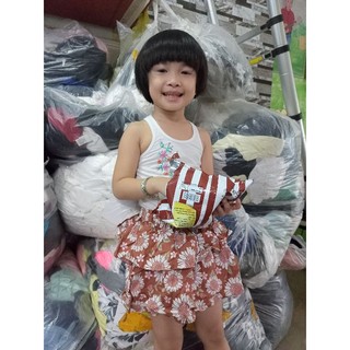 chân váy bé 2 tầng,lỗi nhỏ soi