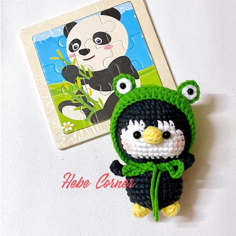 Móc khóa chim cánh cụt đội mũ ếch dễ thương- Penguin keychain handmade- Phụ kiện trang trí, quà lưu 