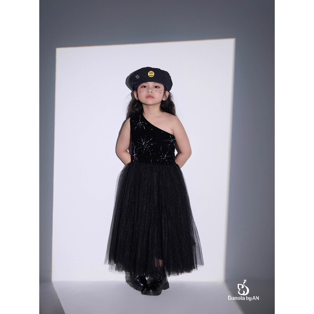Váy công chúa cho bé gái màu đen lệch vai - Váy  Aydin - Eunoia by AN