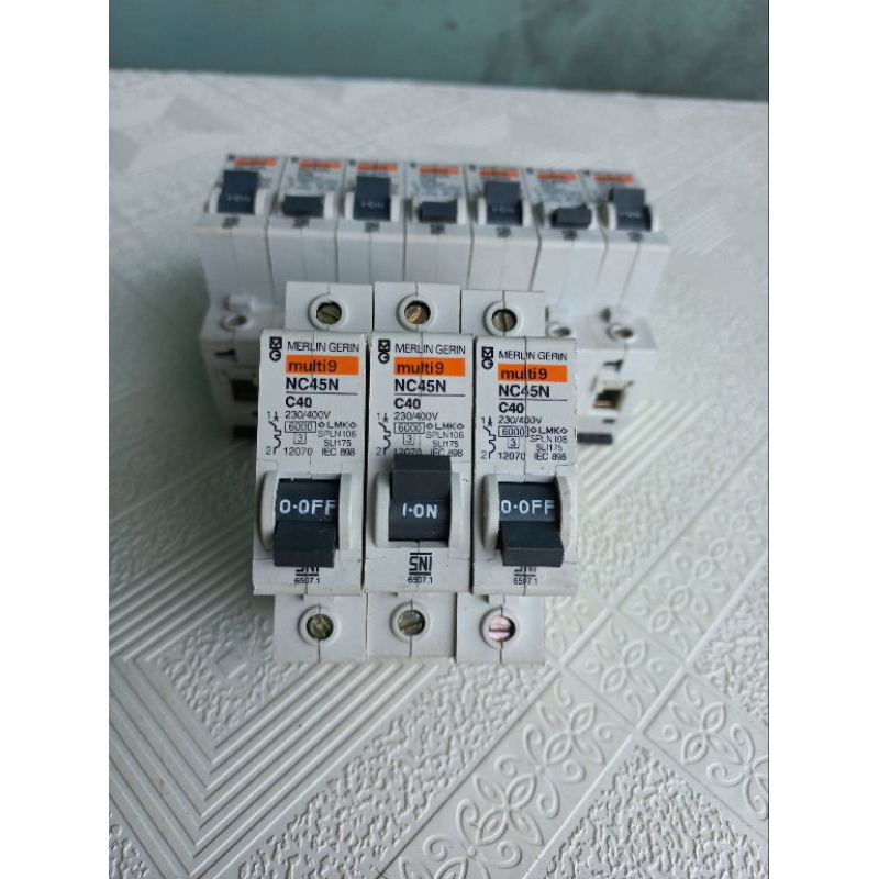 Cầu dao MCB 1P MERLIN GERIN