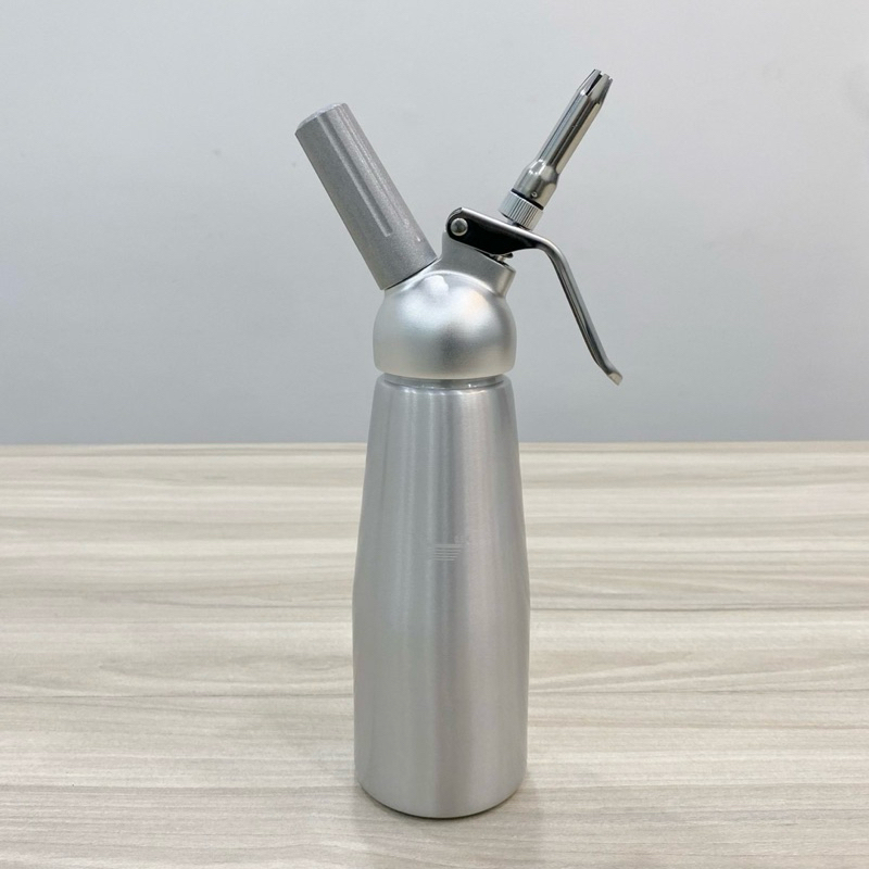 BÌNH XỊT KEM TƯƠI 500ML