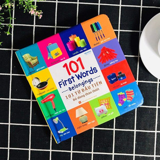 Sách: 101 từ đầu tiên - đồ dùng thân thiết / 101 first words - belongings
