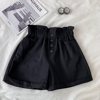Quần short đính nút lưng dúng
