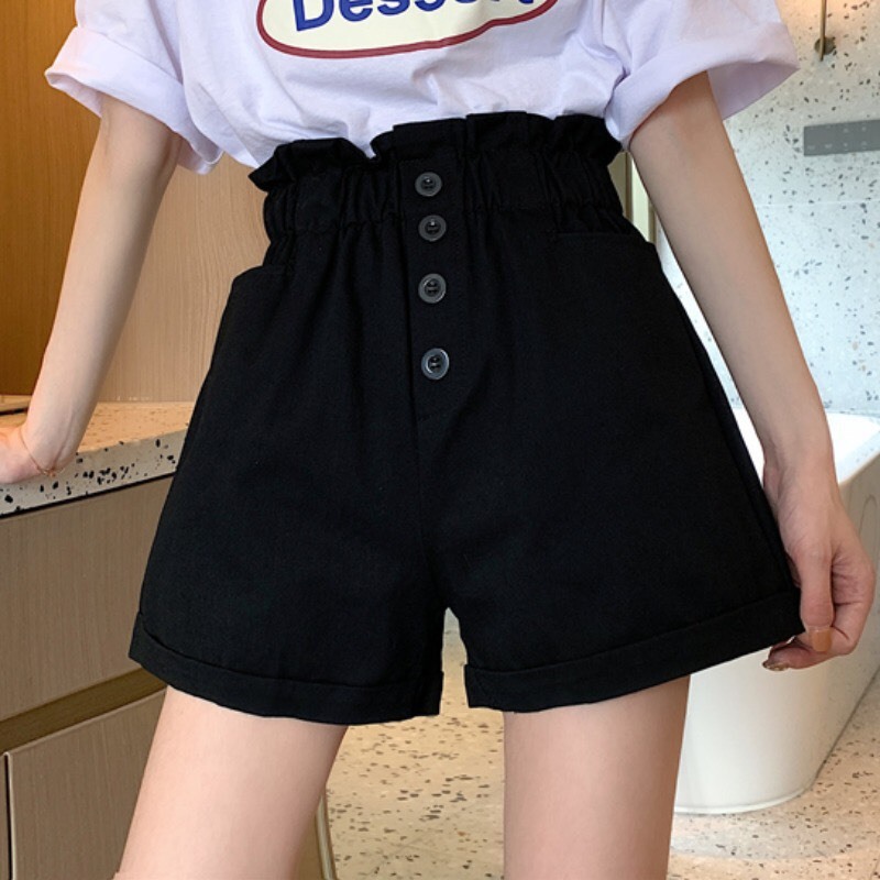 Quần short đính nút lưng dúng