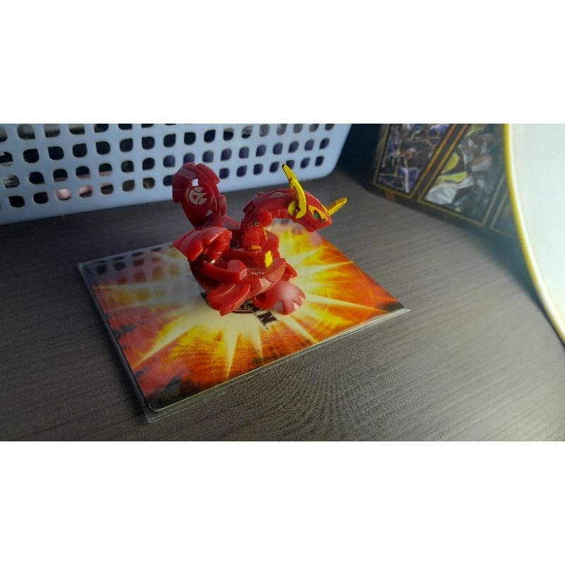 Đồ chơi Bakugan: Bakugan Pyrus Neo Drago