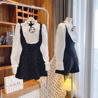 JUMPSUIT DẠ ĐEN SHORT ĐÙI ĐÍNH KIM SA PHỐI YẾM TRẮNG XẾP LY NƠ NGỰC ĐÍNH HOA CỔ CAO TAY VOAN PHỒNG (TH)