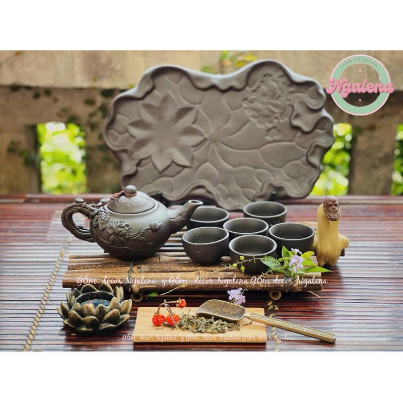 Bộ ấm chén đắp hoa sen tử sa Bát Tràng