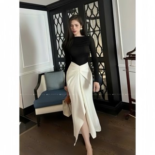 A45 Set thiết kế nữ áo thun nhũ xếp ly ngang vai phối chận váy đuôi cá xẻ tà giữa sang trọng Akara Closet