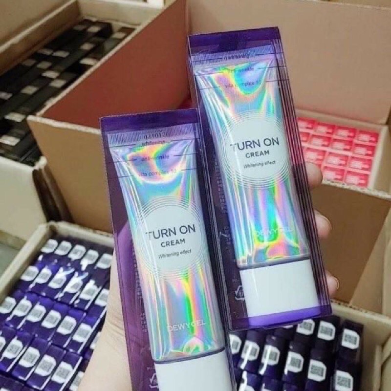 Kem Dưỡng Nâng Tone Da DewyCel Turn On Cream Whitening Effect 50ml - Betty Cosmetic