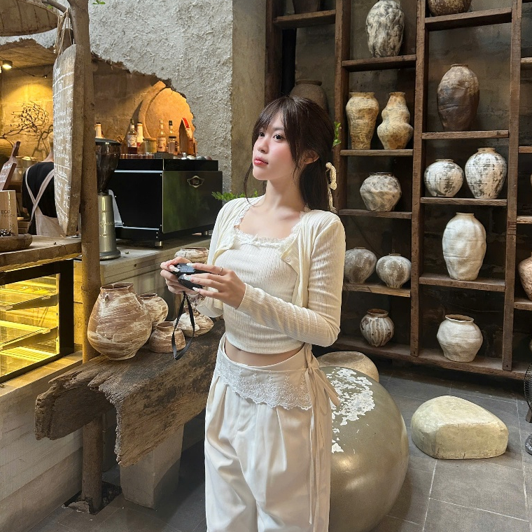 AREUM ÁO Tay Dài BUDDIES Cổ Viền Ren (Áo hai dây + Áo khoác ngoài) | BigBuy360 - bigbuy360.vn