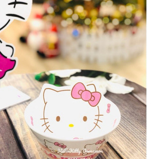 Tô nhú HelloKitty Doreamon