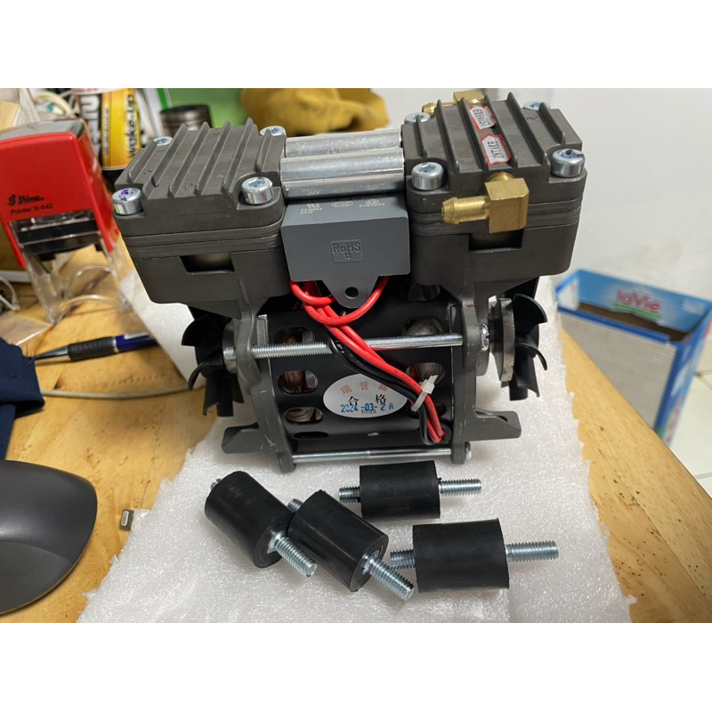 Bơm hút chân không AC 220v