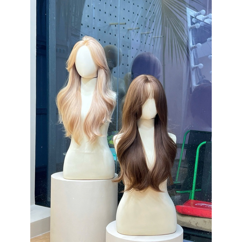 Manocanh đội tóc giả