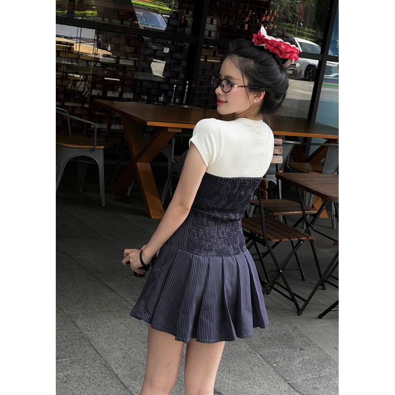 Đầm Cúp Ngực Dáng Ngắn ByVeeStyle, Váy Sọc Xanh Có Mút Ngực Dáng Xếp Ly Xòe Nhẹ Tôn Dáng | BigBuy360 - bigbuy360.vn