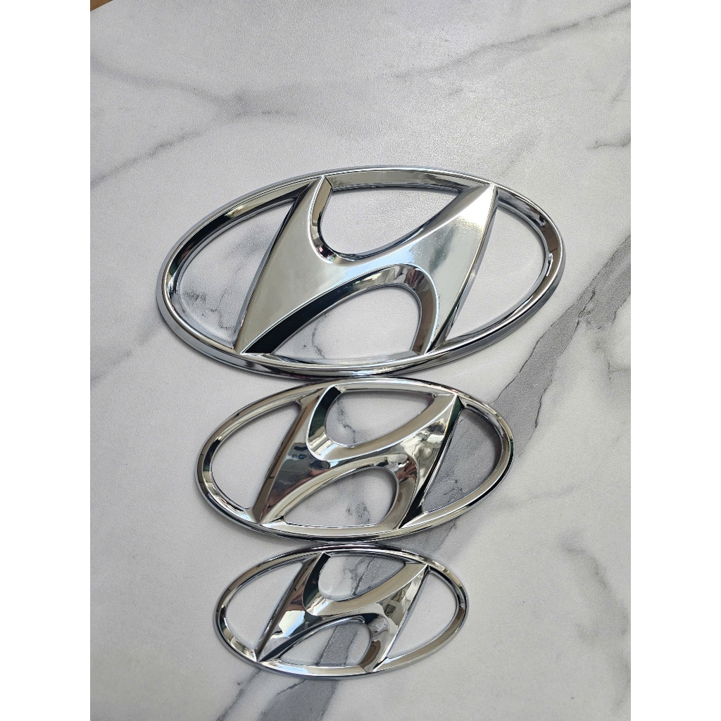 Logo trước và sau xe Hyundai được dán trên các dòng xe Hyundai Hyundai I10, Accent, Elantra, Creta, 