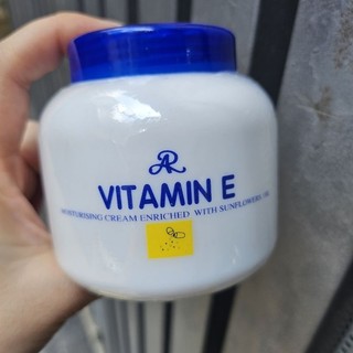 Kem dưỡng ẩm vitamin E Aron Thái Lan