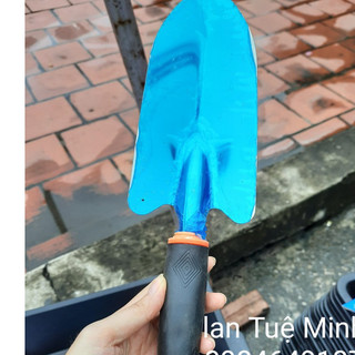 Xẻng làm vườn to chắc chắn