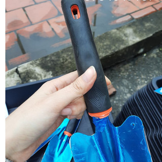 Xẻng làm vườn to chắc chắn