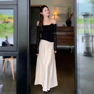  Áo trễ vai hoa hồng đính ngực chất ren nổi sexy. Áo hở vai chất ren nổi gài hoa hồng điệu. 