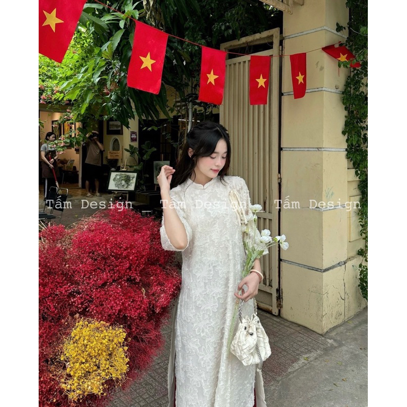 Áo dài lông vũ buộc nơ cách điệu, áo dài cách tân gấm hoa tua rua kèm quần lụa( hàng có sẵn) | BigBuy360 - bigbuy360.vn