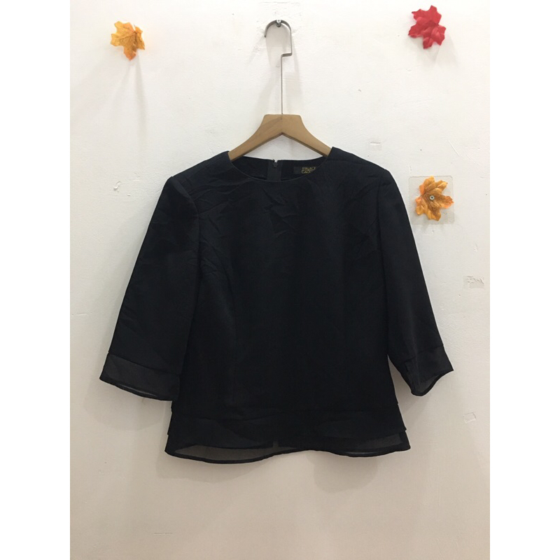 Áo kiểu Palace Nhật màu đen sang trọng vừa size S