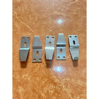 khóa sò (khóa bán nguyệt) dùng cho cửa sổ lùa (cửa trượt)