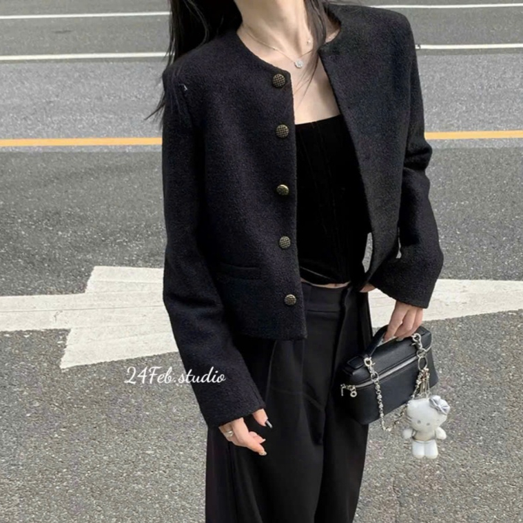Áo khoác dạ nữ đen cúc đồng phong cách minimalist Hàn Quốc 24Feb.Studio KAH37