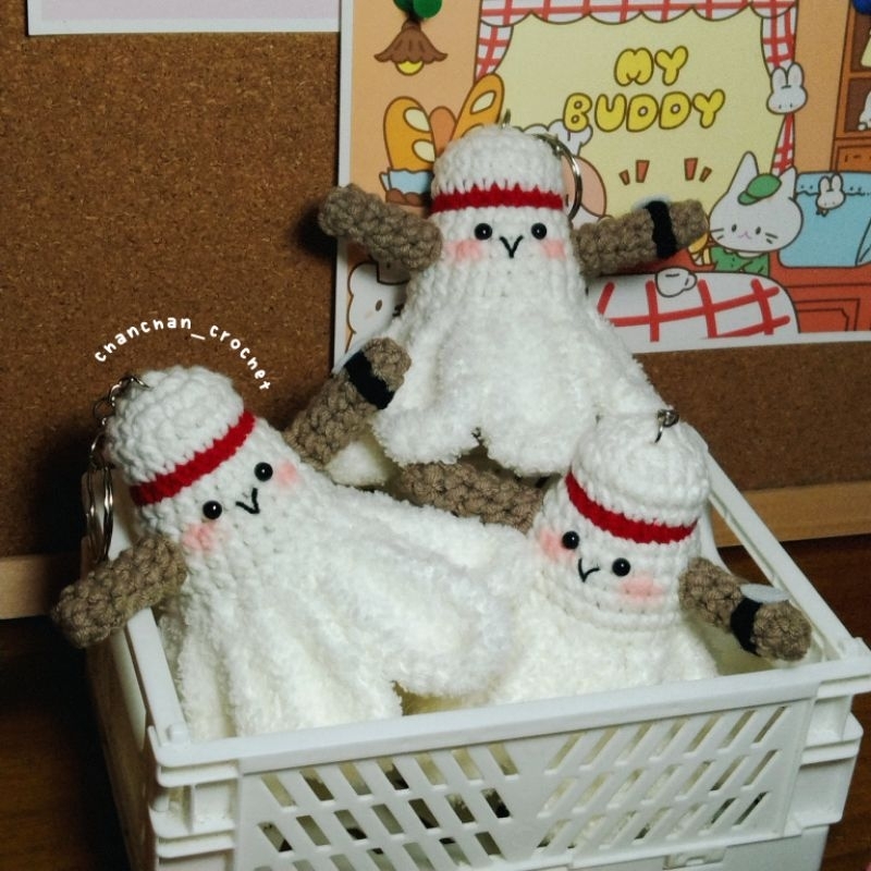 Móc khoá cầu lông bằng len - Handmade by chanchan_crochet