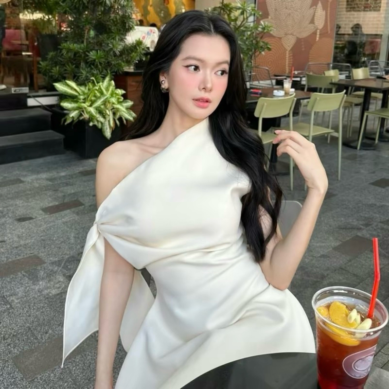 [V1.834] Váy Thiết Kế Lệch Vai Buộc Nơ Chiết Eo Dáng Xoè Sang Chảnh 2 Màu | BigBuy360 - bigbuy360.vn