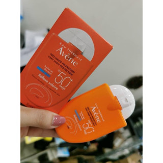 Kem Chống Nắng Avène Eau Thermale Avene Tres Haute Protection Emulsion