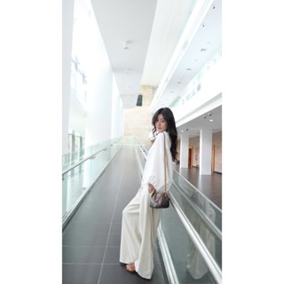 Áo sơ mi linen tay bồng mặc được 2 kiểu