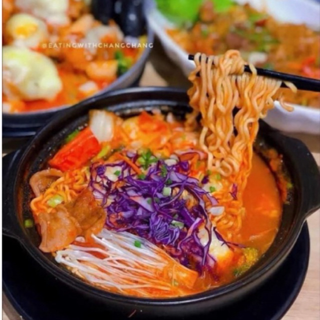 1 Thùng mì Koreno vị kim chi