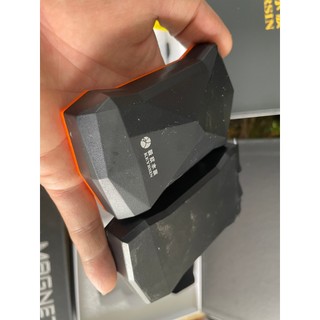 Nam châm cọ bể Keyrsin làm sạch bên trong và bên ngoài bể cá rất chắc chắn và hiệu quả