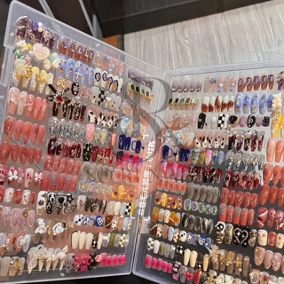 Bảng Nhựa Khổ A4 Trưng Bày Mẫu Móng Có Viền, Hộp Đựng Móng Mẫu Nailbox, Có Chốt Gài - Sơri Nail