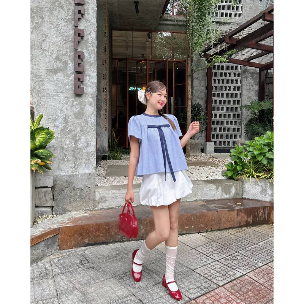 Áo kiểu babydoll sọc viền bo cổ tay phồng phối nơ THE C.I.U, áo thiết kế nữ chất cotton sọc form rộng dễ phối – Winnie T | BigBuy360 - bigbuy360.vn