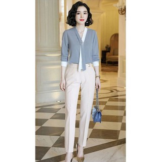 *Áo kiểu cổ khuyên tròn phong cách hiện đại phối màu sáng và chất mềm mịn