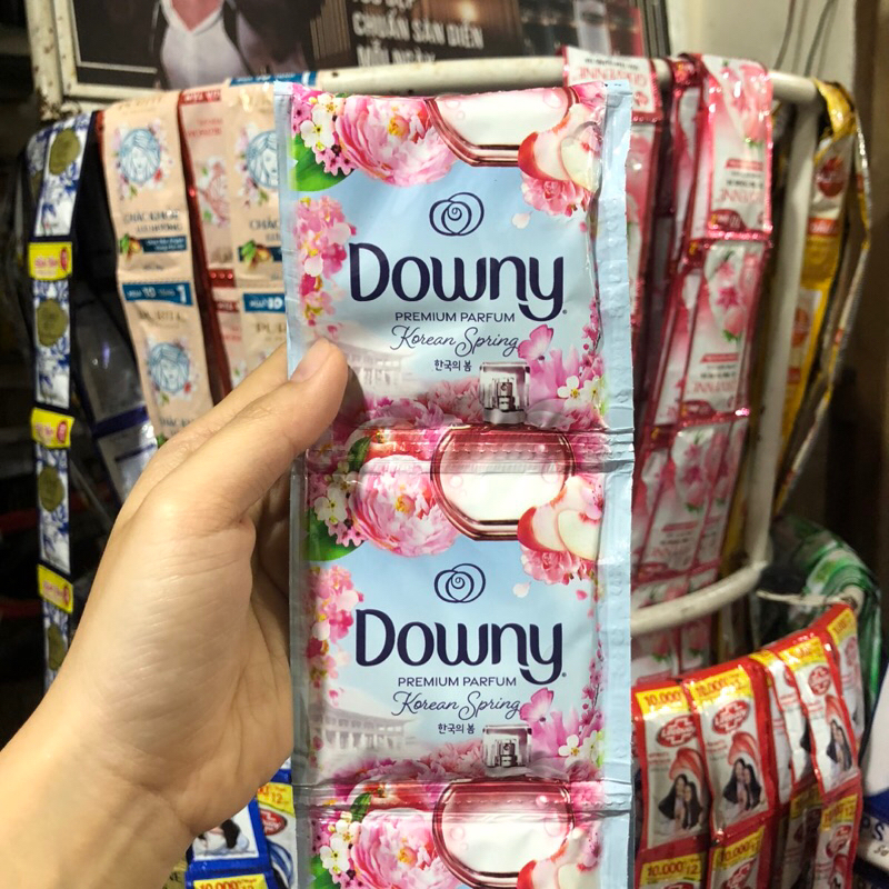 Dây nước xả vải Downy hương mùa xuân Korean (10 gói)