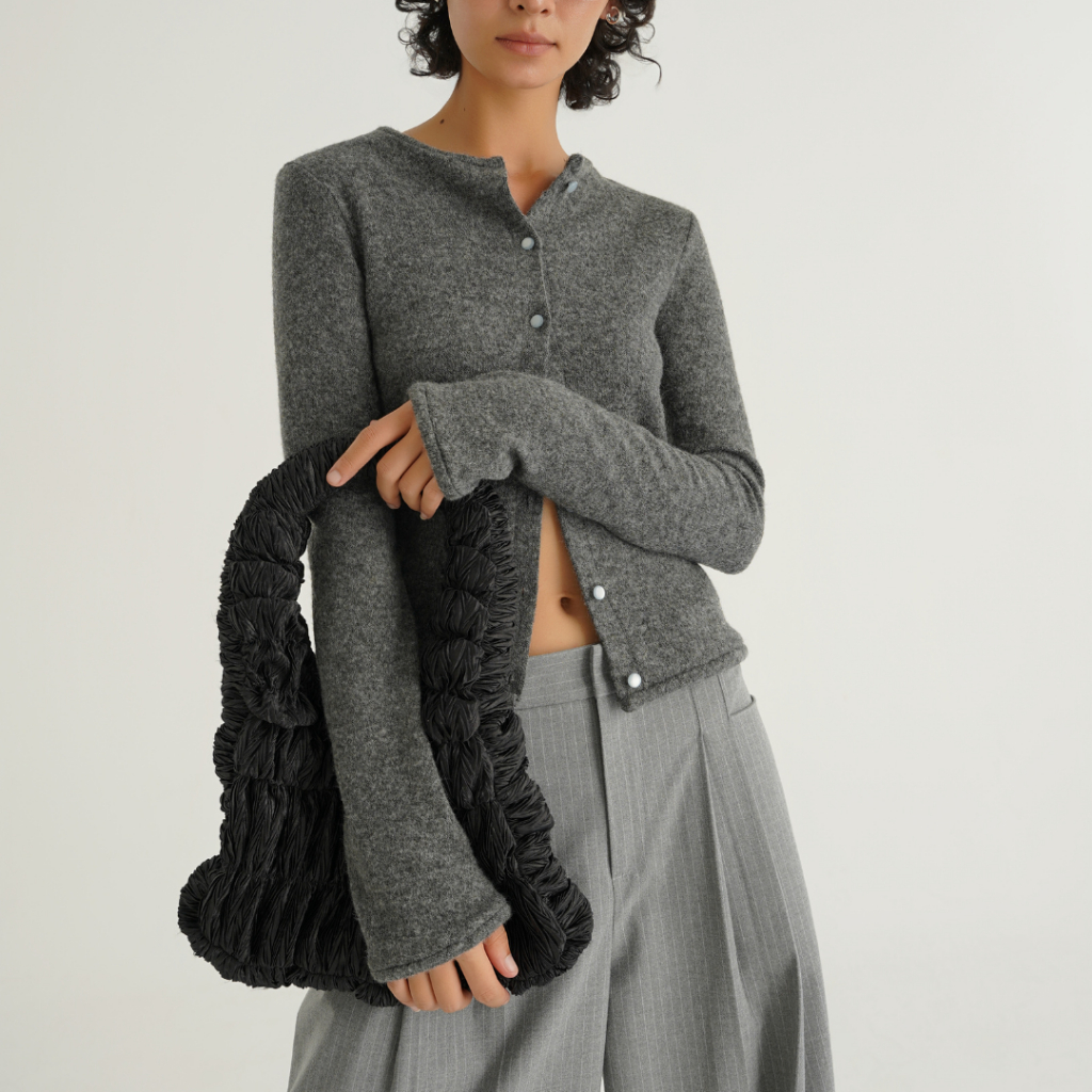  Áo khoác len dài tay Cát Cardigan chất liệu len mềm co giãn cài cúc phía trước - oula studios 