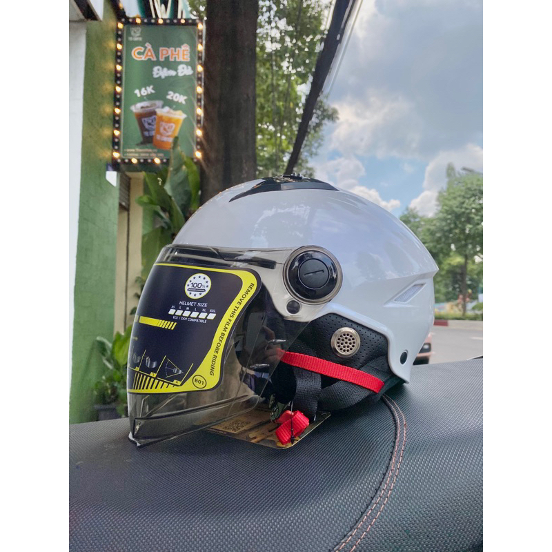 Mũ Nón Bảo Hiểm 1/2 Royal M739 Màu Trắng New 2024 Có Kính Dài Che Cằm  [ Tặng Móc Khóa]