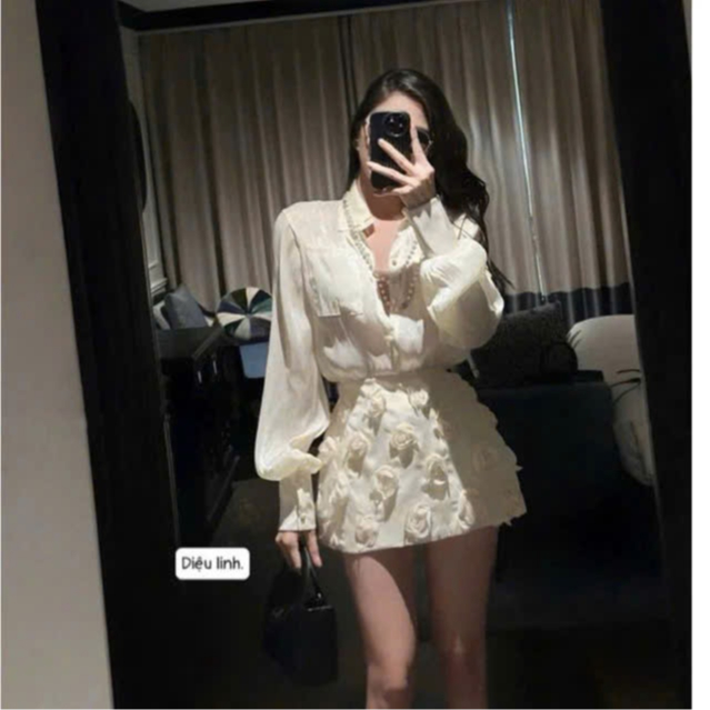 Sét Áo Sơmi Tơ Óng Cúc Ngọc Mix Chân Váy Chữ A Dáng Ngắn Đính Hoa Có Quần Bảo Hộ Bên trong Phong Cách Sang Chảnh