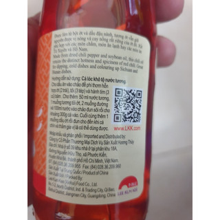 Dầu Ớt Lee Kum Kee 207ml được làm từ bột ớt cay cay, thơm ngon