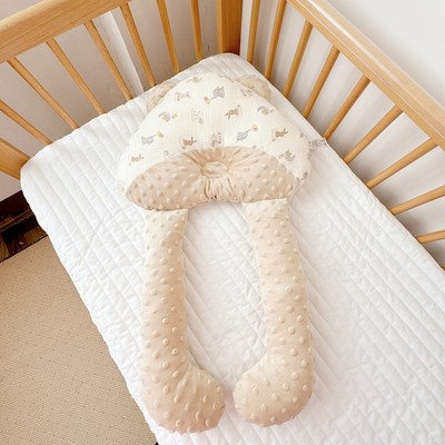 Gối chữ U cho bé sơ sinh KidAndMom in hình dễ thương chống méo đầu, chống giật mình chất liệu nhung bi mềm mịn